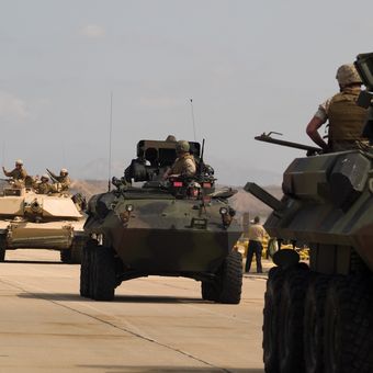 Ilustrasi tentara Amerika Serikat yang bergerak ketika terjadi invasi.