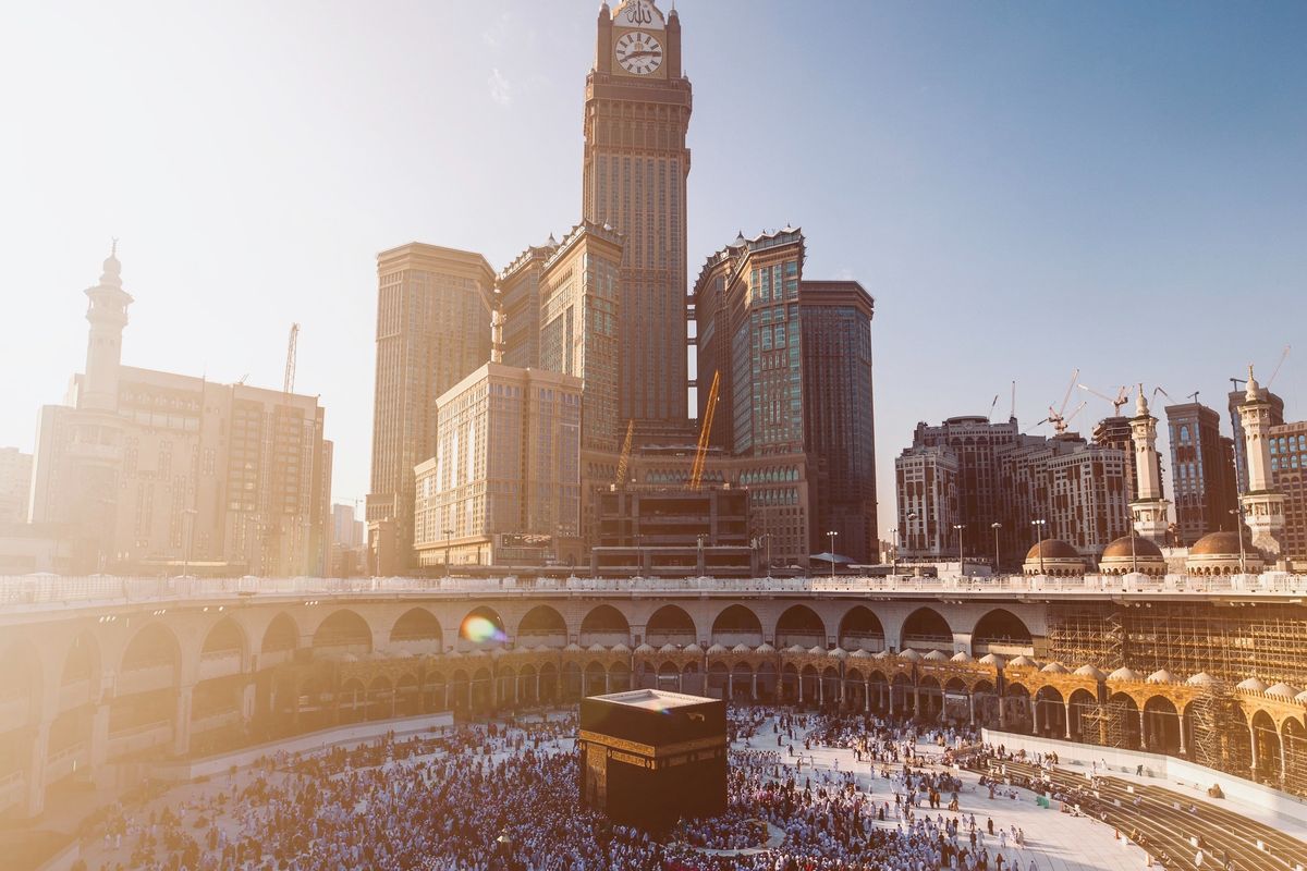 Ilustrasi haji. Pemerintah Indonesia berencana membangun Kampung Haji Indonesia di Mekkah, Arab Saudi, untuk memfasilitasi jamaah haji asal Indonesia yang setiap tahun jumlahnya mencapai ratusan ribu. Lokasi kampung haji ini disebut hanya berjarak 400 meter dari Masjidil Haram, pusat ibadah umat Islam di seluruh dunia.

