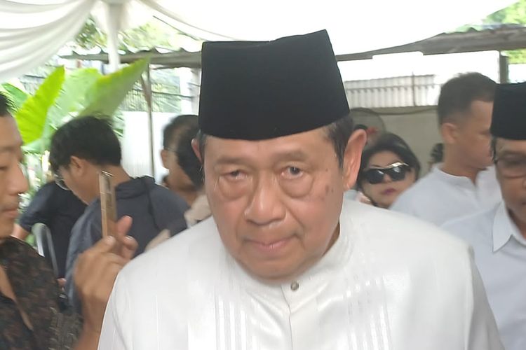 SBY Sebut Titiek Puspa Pahlawan Kebudayaan