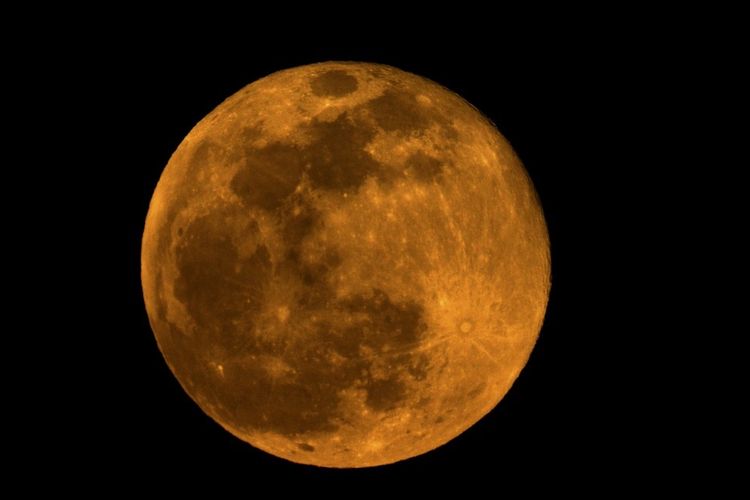 Ilustrasi supermoon.