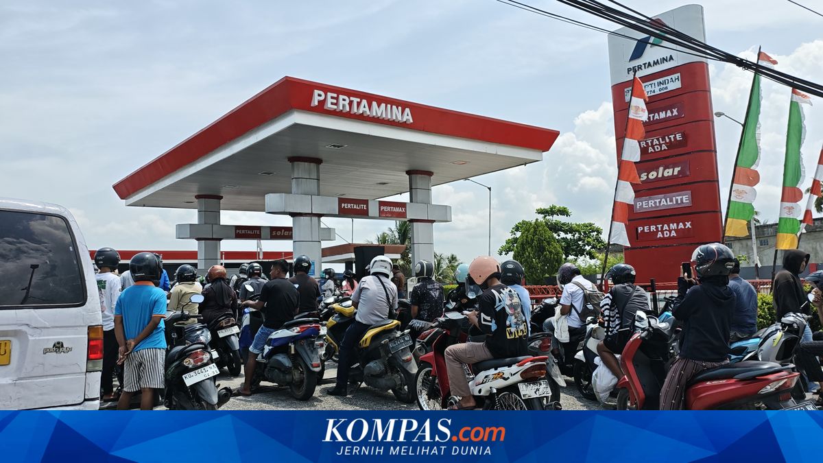 Antrean BBM Terjadi di Berbagai Daerah, Anggota Komisi VI DPR Duga Ada Permainan di SPBU