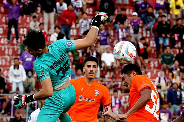 Pemain Borneo FC Silverio Junio saat pertandingan pekan ke-1 Liga 1 2023-2024 melawan Persik Kediri yang berakhir dengan skor 1-1 di Stadion Brawijaya Kediri, Senin (3/7/2023) sore.