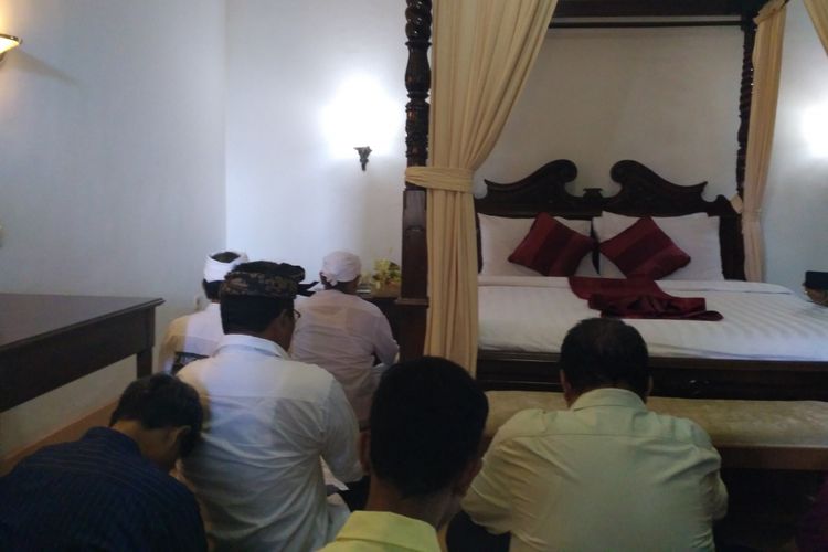 Mahasiswa dan pemuda gelar doa bersama di kamar Bung Karno