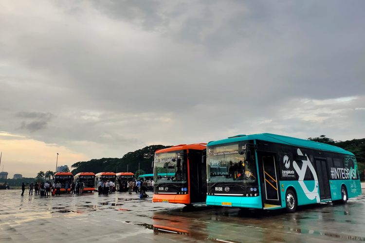 peresmian bus listrik transjakarta 