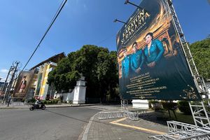 Ramai Baliho PB XIV Mangkubumi, Kini Wajah Tedjowulan, Fadli Zon, dan Gusti Moeng Muncul di Gladag Solo