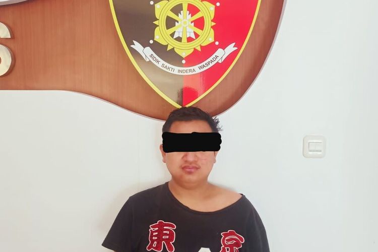 IF (21), warga Jalan Nginden Intan, Surabaya, Jawa Timur, ditangkap Polrestabes Surabaya karena aksinya melakukan begal payudara di Jalan Nginden pada Kamis (24/3/2022) lalu.
