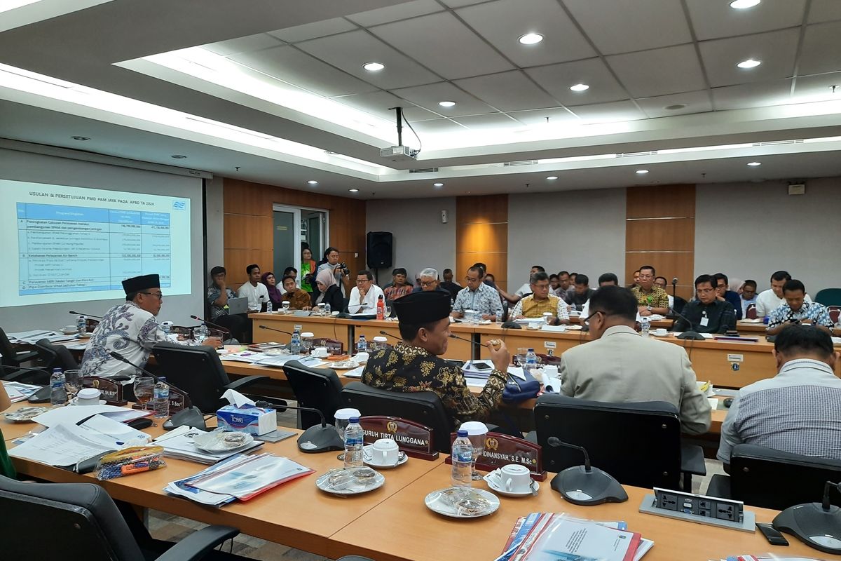 Suasana rapat anggaran di komisi B DPRD DKI Jakarta bersama eksekutif di ruang rapat komisi B, lantai 2, Gedung DPRD DKI Jakarta, Jumat (6/12/2019)