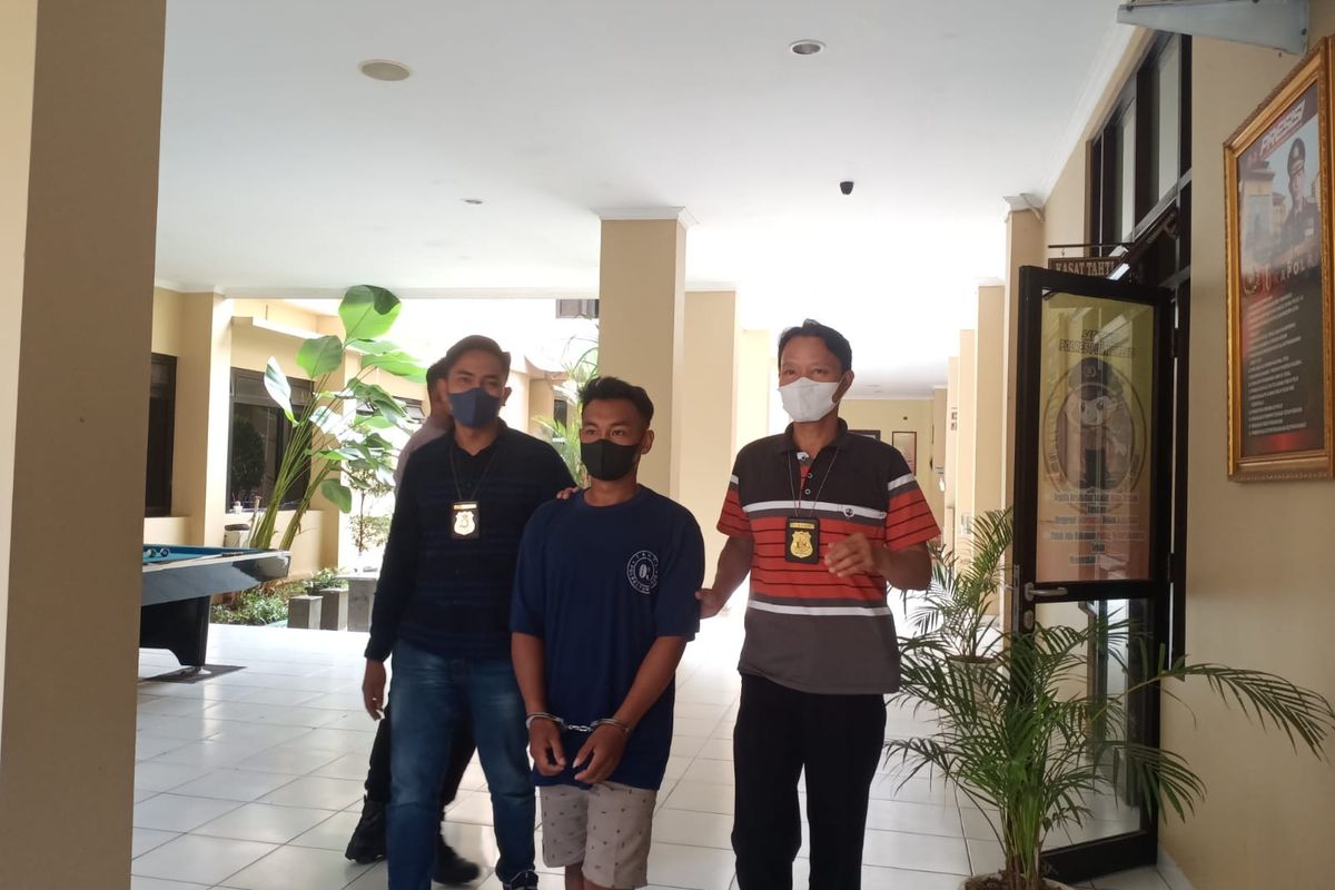 Tersangka berhasil ditangkap Satreskrim Polres Purworejo di Jalan Desa Bugel Kecamatan Bagelen dan berhasil mengamankan barang bukti yang masih dikuasai oleh tersangka