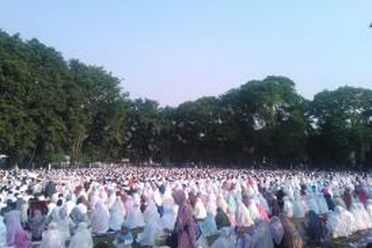 Shalat Idul Adha di Masjid Agung Al Azhar, Jakarta Selatan, Sabtu (4/10/2014).