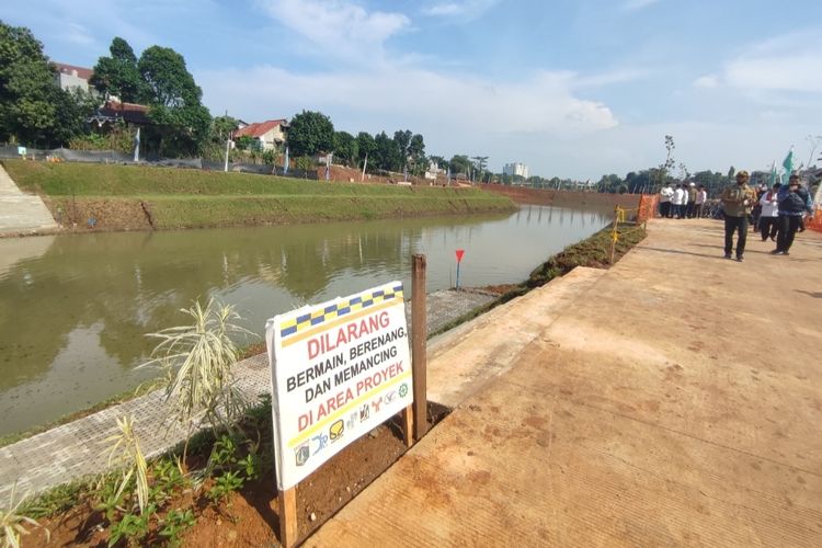 Suasana Waduk Brigif di kawasan Cimpedak, Jagakarsa, Jakarta Selatan yang baru diresmikan oleh Gubernur DKI Jakarta Anies Baswedan pada Kamis (6/10/2022).