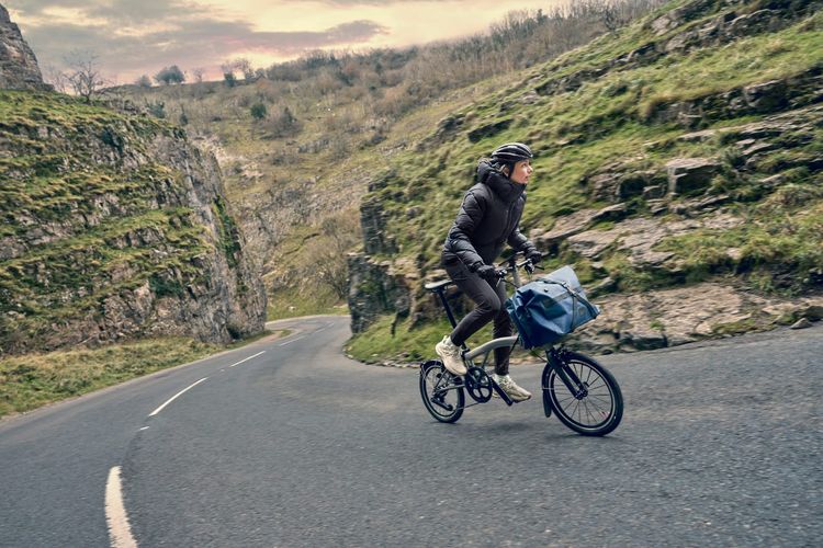 Brompton T Line dilengkapi dengan pilihan 12 percepatan yang memungkinkan pemakainya memiliki jangkauan lebih luas. 