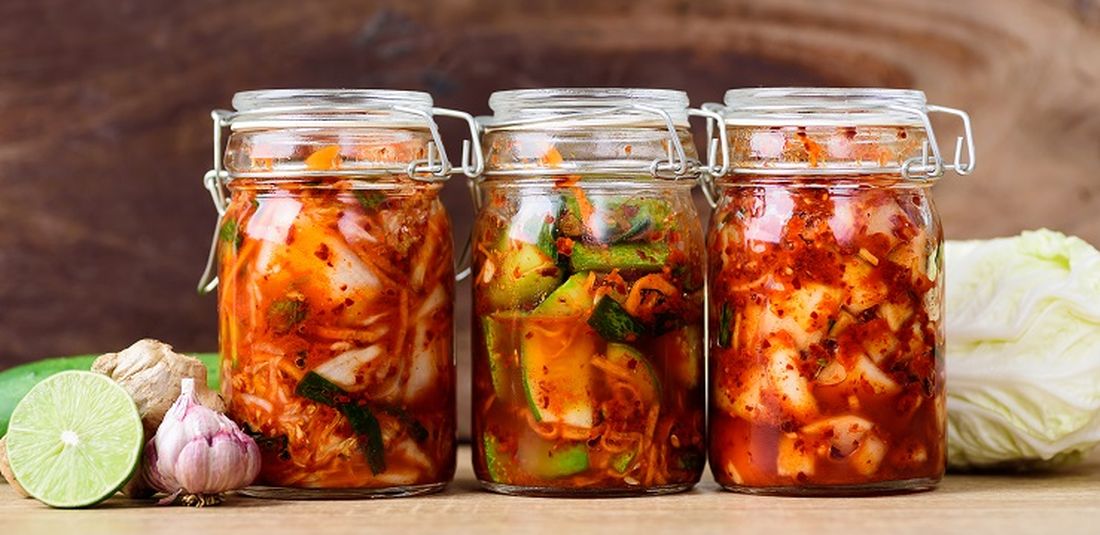 Ilusrtasi kimchi.