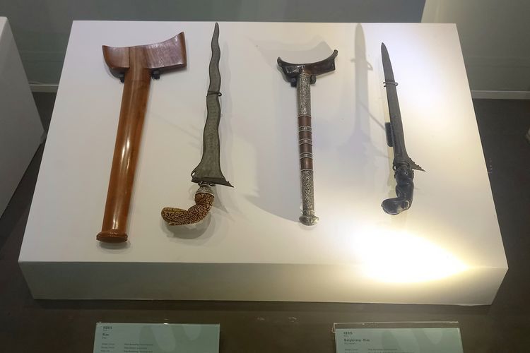 Koleksi Keris Melayu dari Riau pada Pameran Pesona Keris Nusantara di Museum Nasional Indonesia, Jakarta Pusat, Senin (25/11/2024).