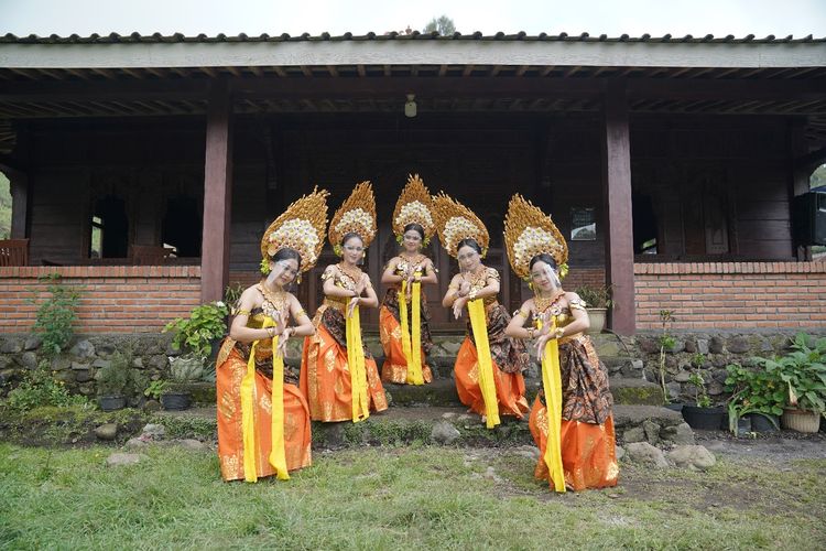 Mengenal kebudayaan di Desa Wisata Ranu.

