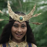 Syuting Music Video Wonderland Indonesia, Novia Bachmid Ganti Baju Daerah 8 Kali