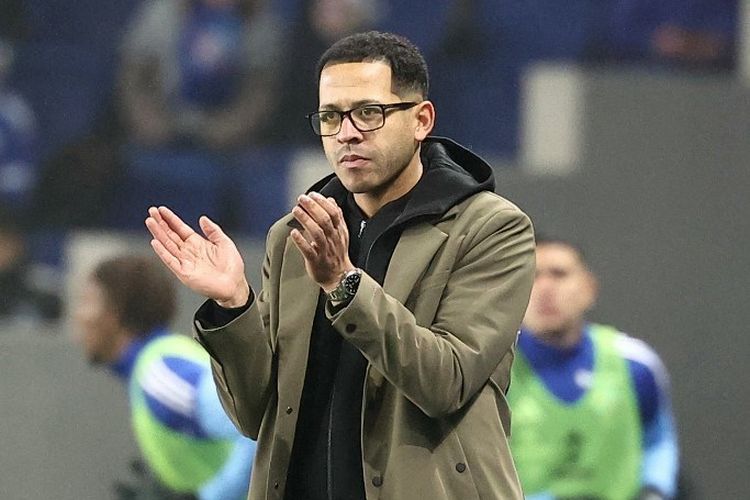 Berikut adalah profil pelatih asal Inggris, Liam Rosenior, yang diyakini bakal menjadi pengganti Enzo Maresca di kursi kepelatihan Chelsea.