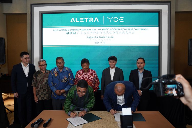 PT Aletra Mobil Nusantara mengumumkan kerja sama terbarunya dengan Zhejiang Yeoning Technology Group untuk penyediaan serta alih teknologi untuk material baterai mobil listrik.