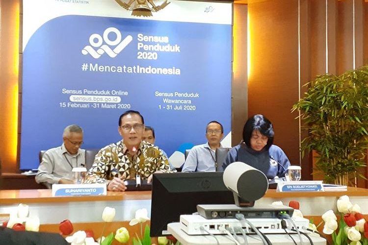 A file photo of Head of Central Statistics Agency of Indonesia (BPS) Suhariyanto (left-front) speaks at his office in Jakarta dated February 5, 2020. 