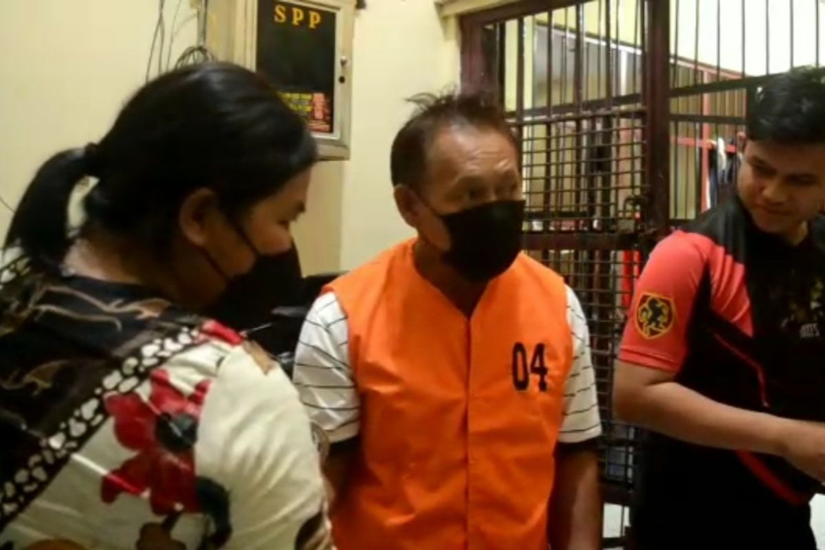 AL Alias Opa, Pelaku pencabulan dua Siswi di salah Satu SD di Minahasa Utara. Jumat (11/02/2022)
