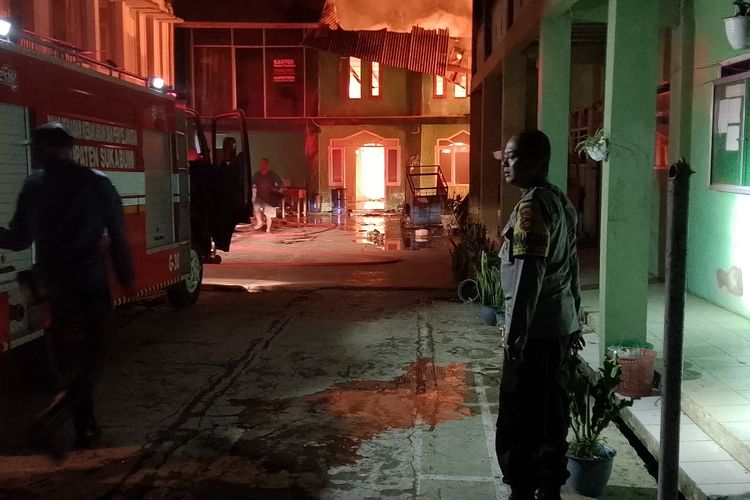 Kebaran terjadi di Yayasan Az-zain yang beralamat di Kampung Cibalung RT 3 RW 04, Desa Talaga, Kecamatan Caringin, Kapaten Sukabumi, Jawa Barat, Kamis (29/8/2024)