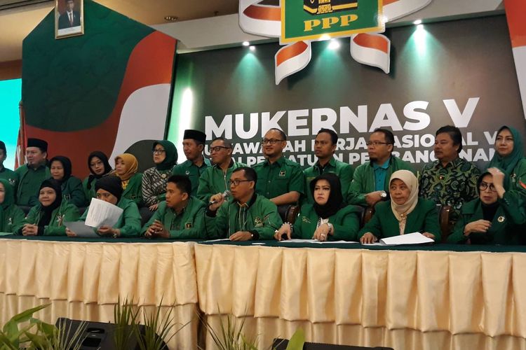 Konferensi pers usai Musyawarah Kerja Nasional (Mukernas) V Partai Persatuan Pembangunan di Hotel Grand Sahid Jaya, Jakarta Pusat, Minggu (15/12/2019).