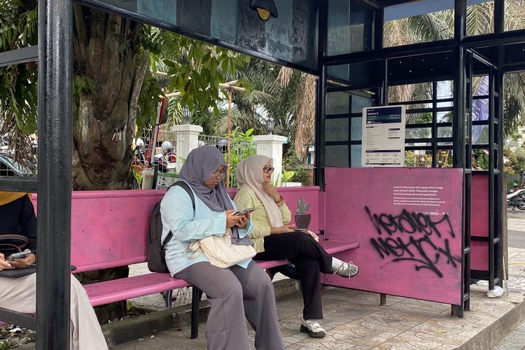 Baru 2 Hari Dicat, Halte Trans Jatim di Malang Kembali Jadi Sasaran Vandalisme