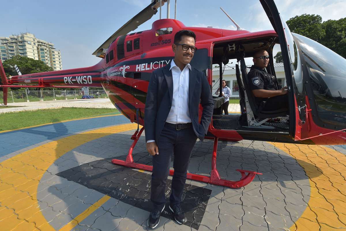 Denon Prawiraatmadja, CEO PT Whitesky Aviation, selaku perusahaan yang meluncurkan Helicity, saat ditemui di Jakarta, Kamis (29/3/2018). Helicity merupakan layanan sewa helikopter yang menawarkan sensasi wisata menikmati Kota Jakarta dari udara, sekaligus melayani transportasi antarkota.