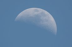 Rahasia Alam Semesta: Kenapa Bulan bisa Terlihat di Siang Hari?