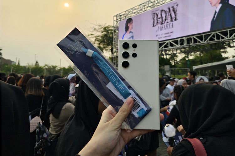 Penonton konser Suga BTS bisa meminjam unit Galaxy S23 Ultra secara gratis selama konser berlangsung.