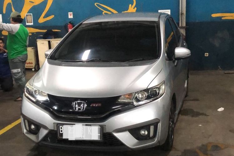 Honda Jazz RS 2016 tipe GK5 milik Amiril Bawono.