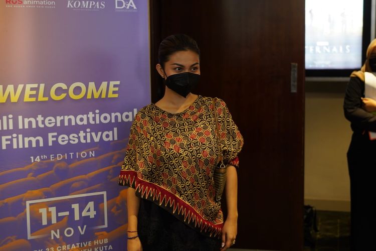 Ariel Tatum menghadiri acara Bali International Film Festival (BALINALE) yang diselenggarakan di XXI, Park 23, Kuta, Bali pada tanggal 14 November 2021.