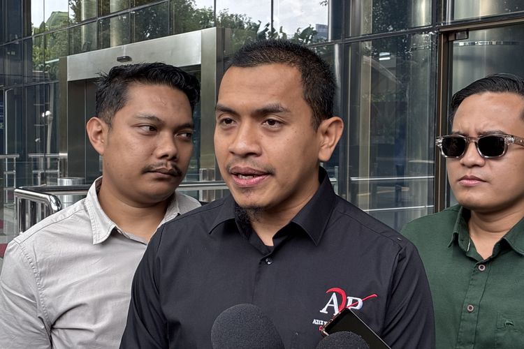 Polemik Penahanan Yaqut, Pengacara Noel Laporkan Pimpinan KPK ke Dewas