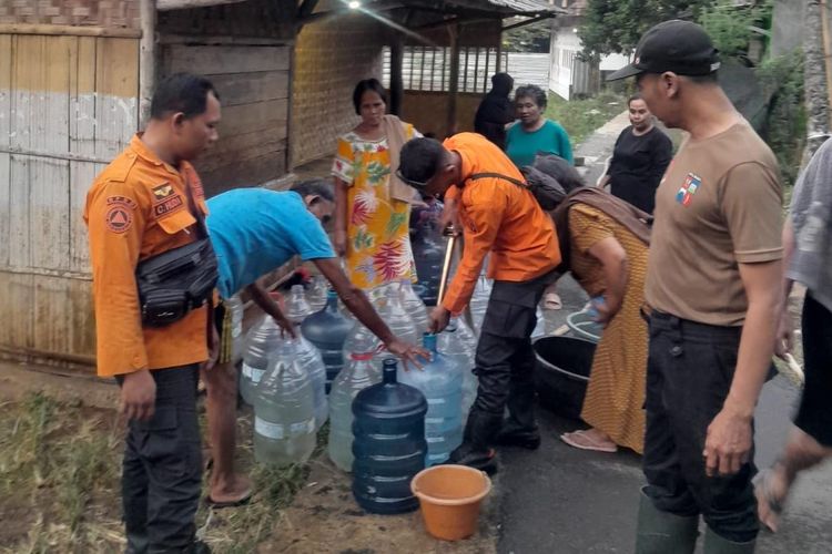 300 Warga Bogor Barat Terdampak Kekeringan, 8.000 Liter Air Bersih Disalurkan