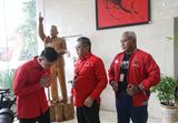 BERITA FOTO: Pakai Seragam Merah, Gibran Penuhi Panggilan DPP PDI-P