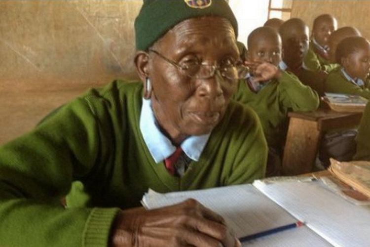 Priscilla Sitieni, murid SD tertua di dunia, meninggal dalam usia 99 tahun pada 16 November 2022 di Kenya.