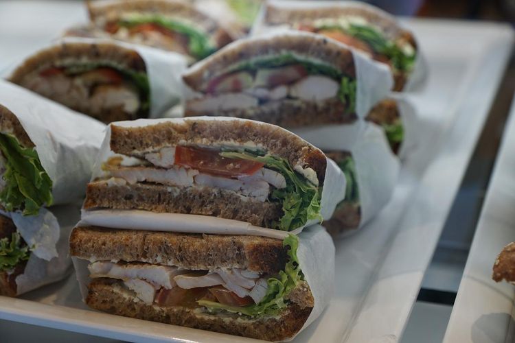 Ilustrasi sandwich ikan tidak amis