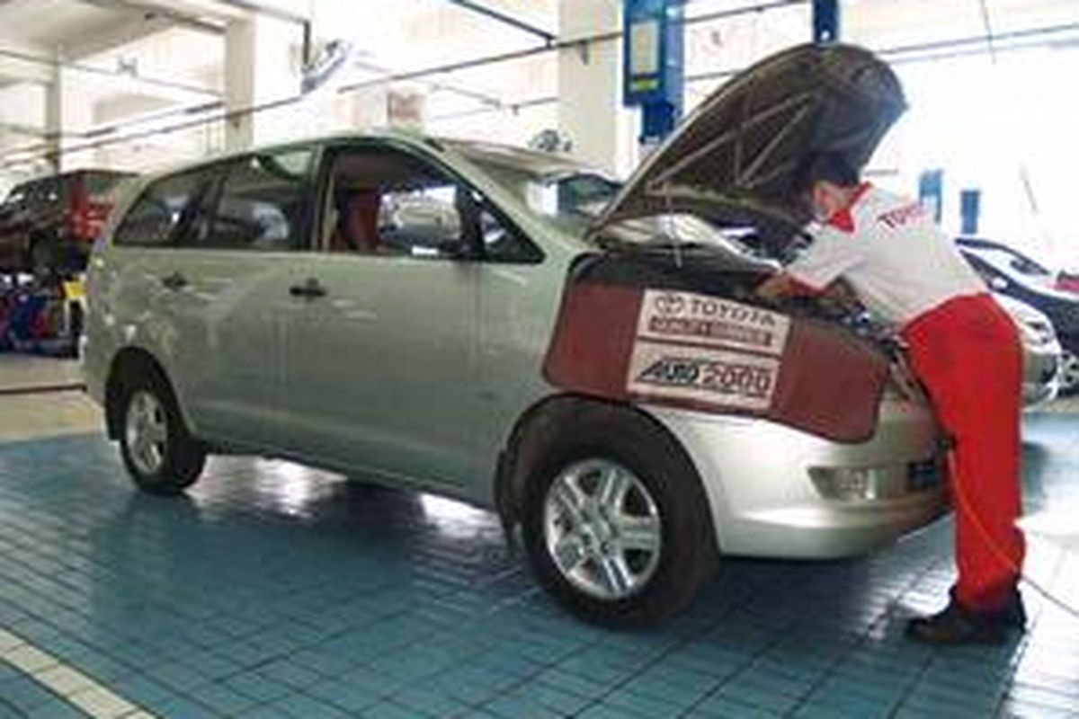 Merawat Innova secara teratur di bengkel resmi Toyota, biaya lebih murah