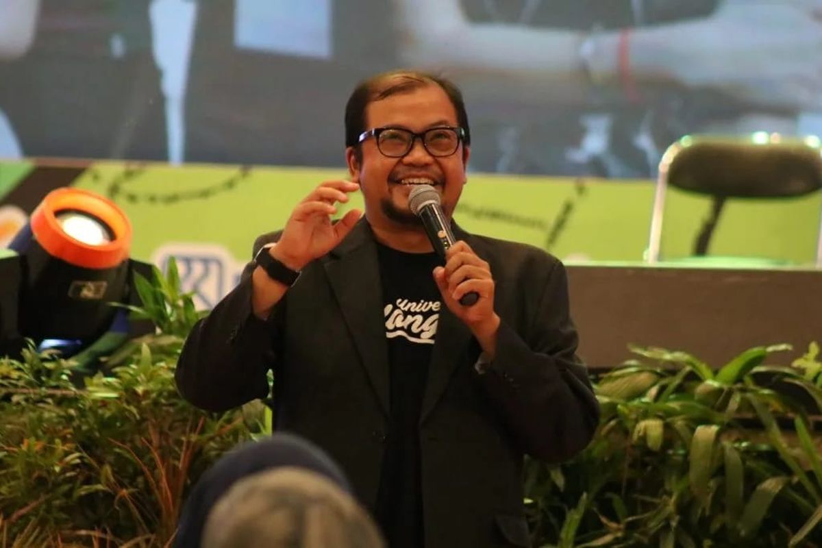 Pakar Media Unair Surabaya, Irfan Wahyudi, Jumat (17/5/2024).