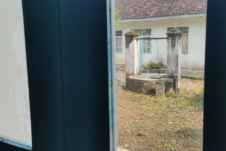 Bekas rumah sakit busung lapar di masa lalu masih bertahan sampai kini di Kapanewon Sentolo, Kabupaten Kulon Progo, Daerah Istimewa Yogyakarta. Kini, bangunan jadi Puskesmas I Sentolo. Sisa peninggalan masih ada sampai kini, baik bangunan rumah sakit itu sendiri, sumur, telepon engkol hingga pagar kuno.