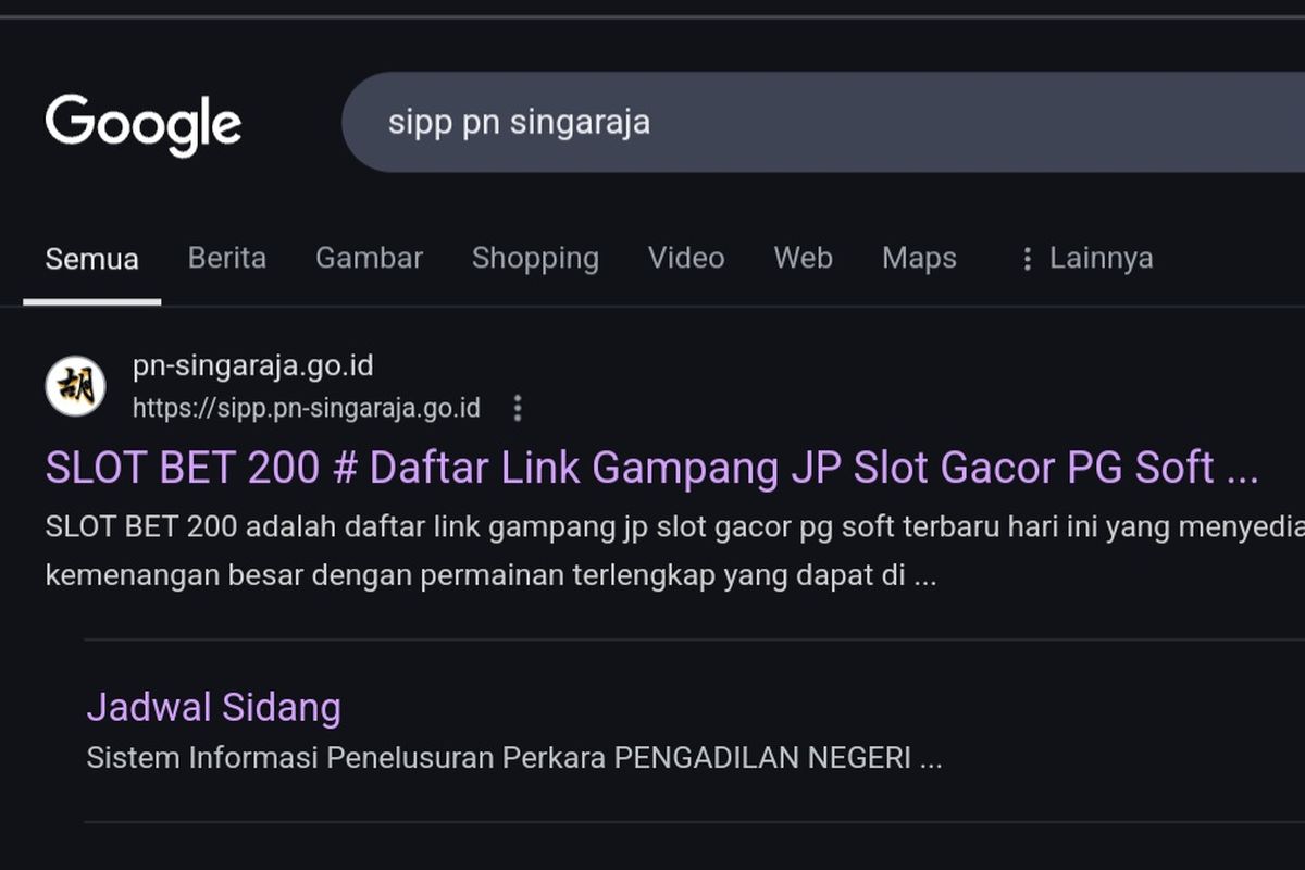 Tangkapan layar penelusuran di Google laman sistem informasi penelusuran perkara (SIPP) PN Singaraja yang disusupi link judi online.
