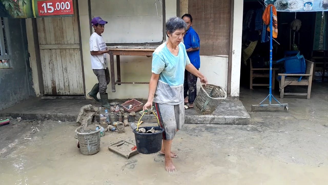 Banjir Demak Berangsur Surut, Ribuan Orang Tinggalkan Pos Pengungsian 