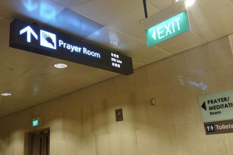 Area musollah di Terminal 2, keberangkatan transit, Bandara Changi Internasional, Singapura.