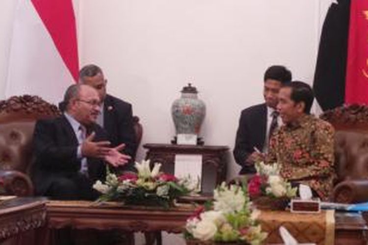 Presiden Joko Widodo menerima Perdana Menteri Papua Nugini Peter O'Neill di Istana Merdeka, Jakarta, Selasa (21/10/2014).