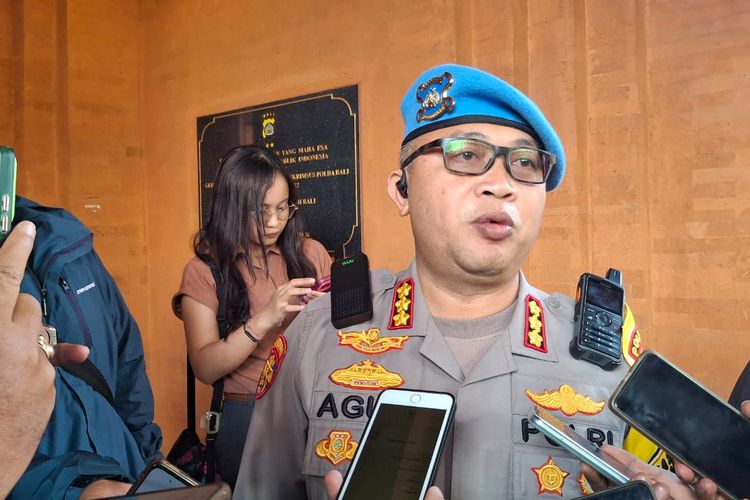 Kepala Bidang Profesi dan Pengamanan Kepolisian (Bid Propam) Polda Bali Kombes Pol. I Ketut Agus Kusmayadi saat ditemui di gedung Dirkrimsus Polda Bali, pada Selasa (5/11/2024). KOMPAS.com/ Yohanes Valdi Seriang Ginta