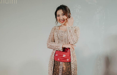 Pakai Kebaya yang Dulu Gagal Digunakan untuk Lamaran, Kiky ...