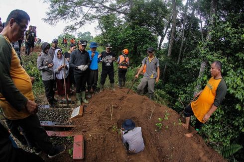 Pemkot Bogor Relokasi Makam yang Terdampak Longsor
