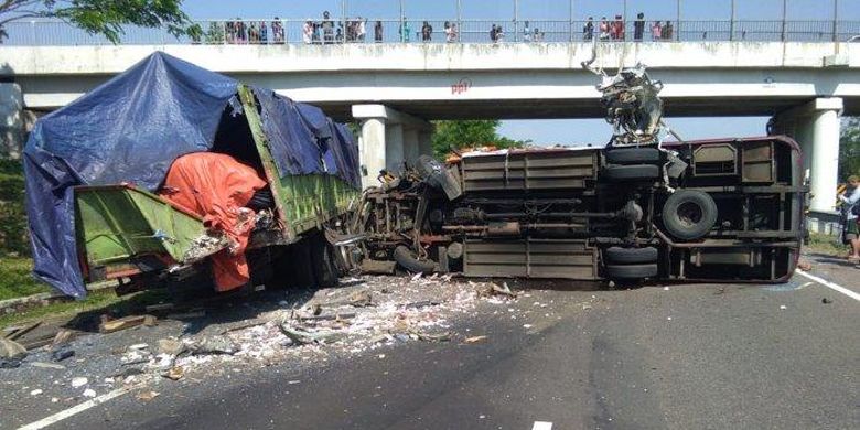 Kecelakaan yang terjadi di KM 150+300 arah Cikopo menuju Palimanan pada, Minggu (23/8/2020) mengakibatkan kemacetan. 