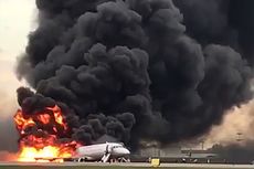 Petugas di Rusia Tertawa saat Lihat Video Detik-detik Pesawat Terbakar