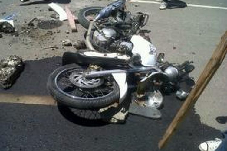 :Satu unit sepeda motor milik satuan lalu lintas Kepolisian Resor Timor Tengah Utara (TTU), Nusa Tenggara Timur (NTT) dirusak massa 