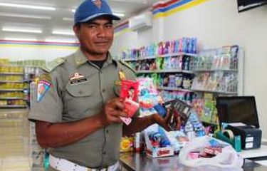 Kepala Polisi Syariah Marahi Pegawai Indomaret karena Menjual Kondom  Halaman all - Kompas.com